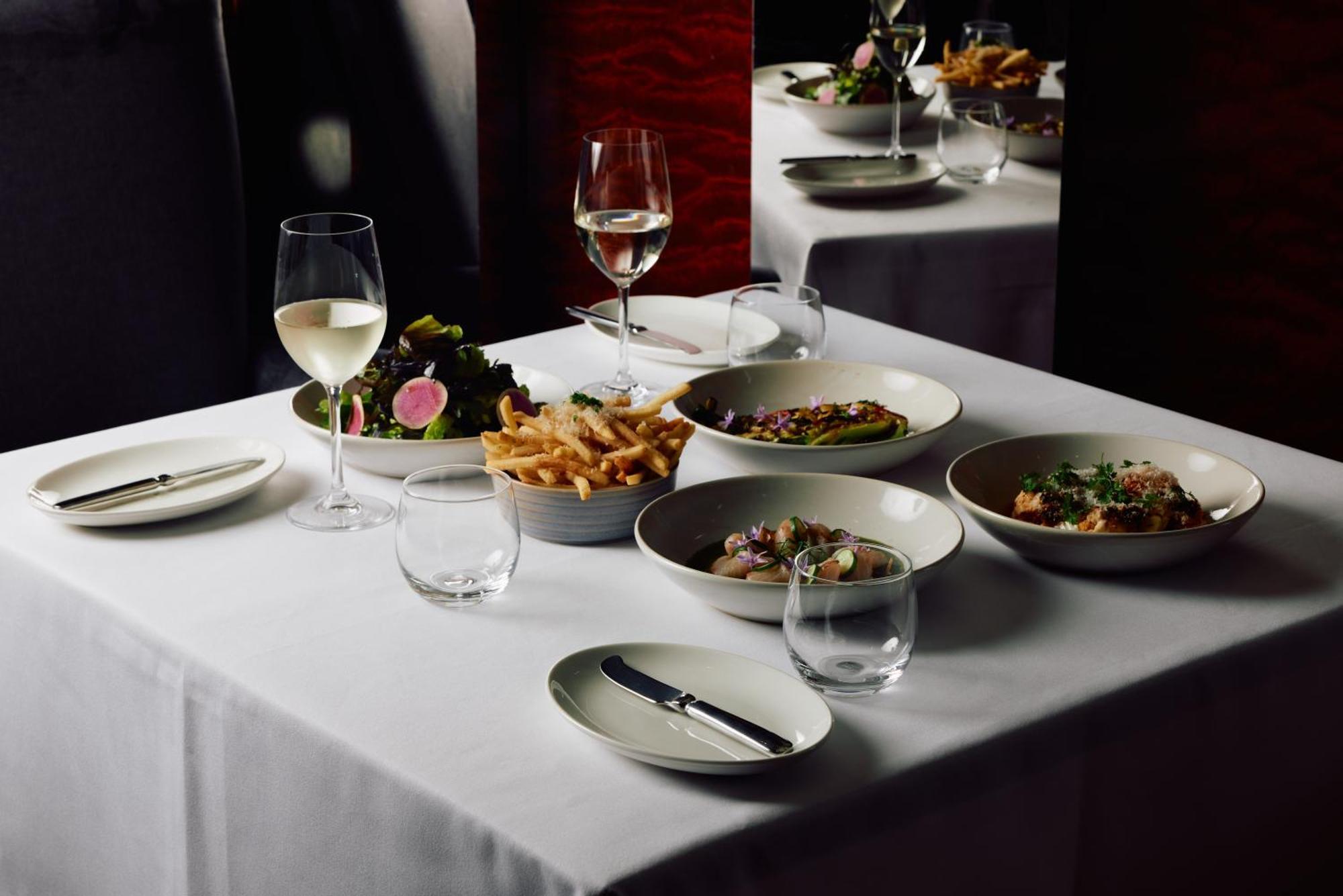 Hotel Park Hyatt Melbourne Zewnętrze zdjęcie A selection of dishes at the restaurant